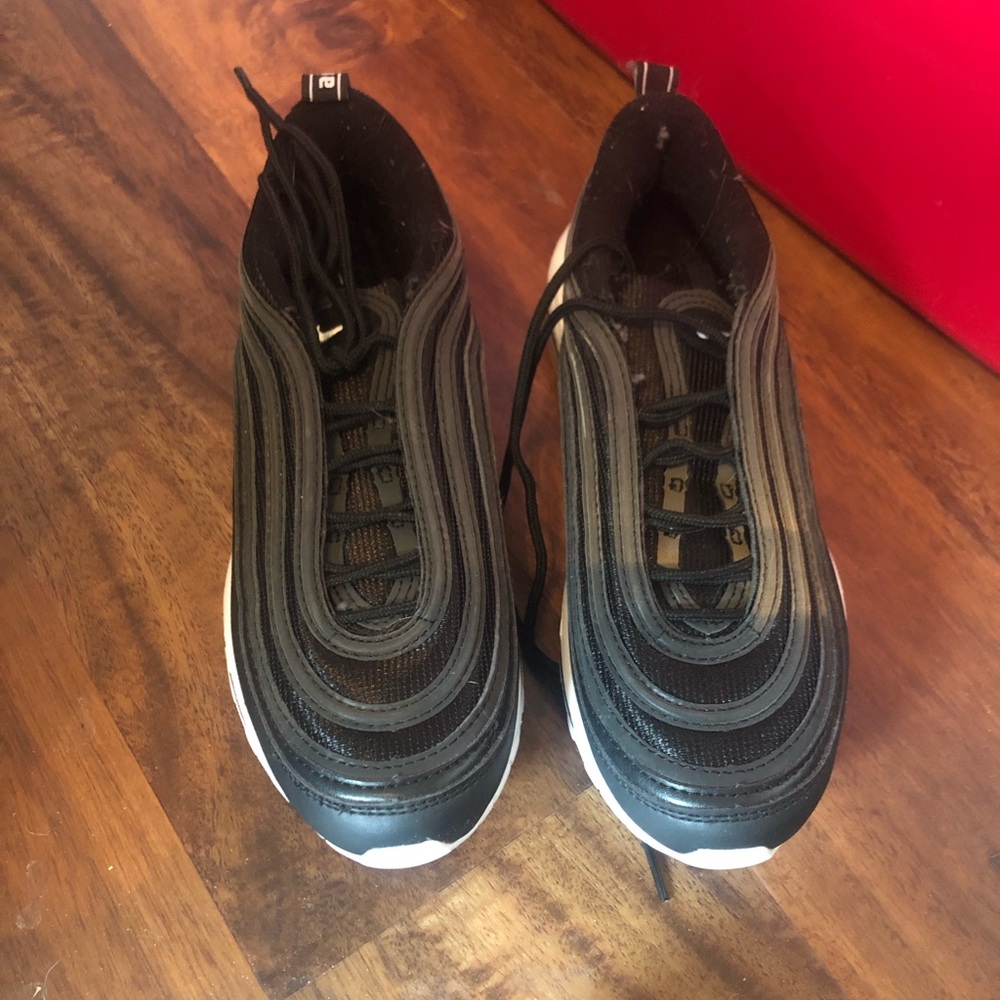 Black Nike Air Max